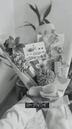 Blush Bloom – Premium Accessories Gift Bouquet