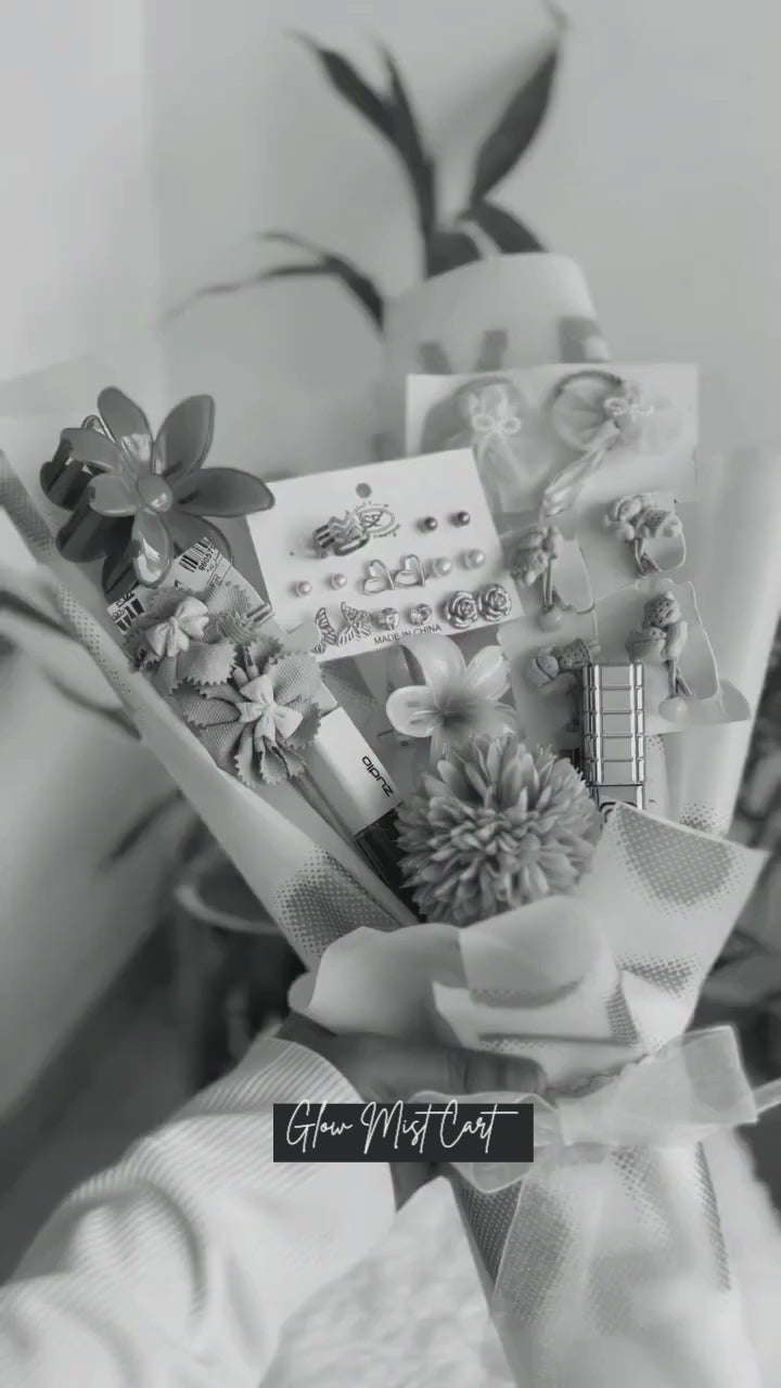 Blush Bloom – Premium Accessories Gift Bouquet